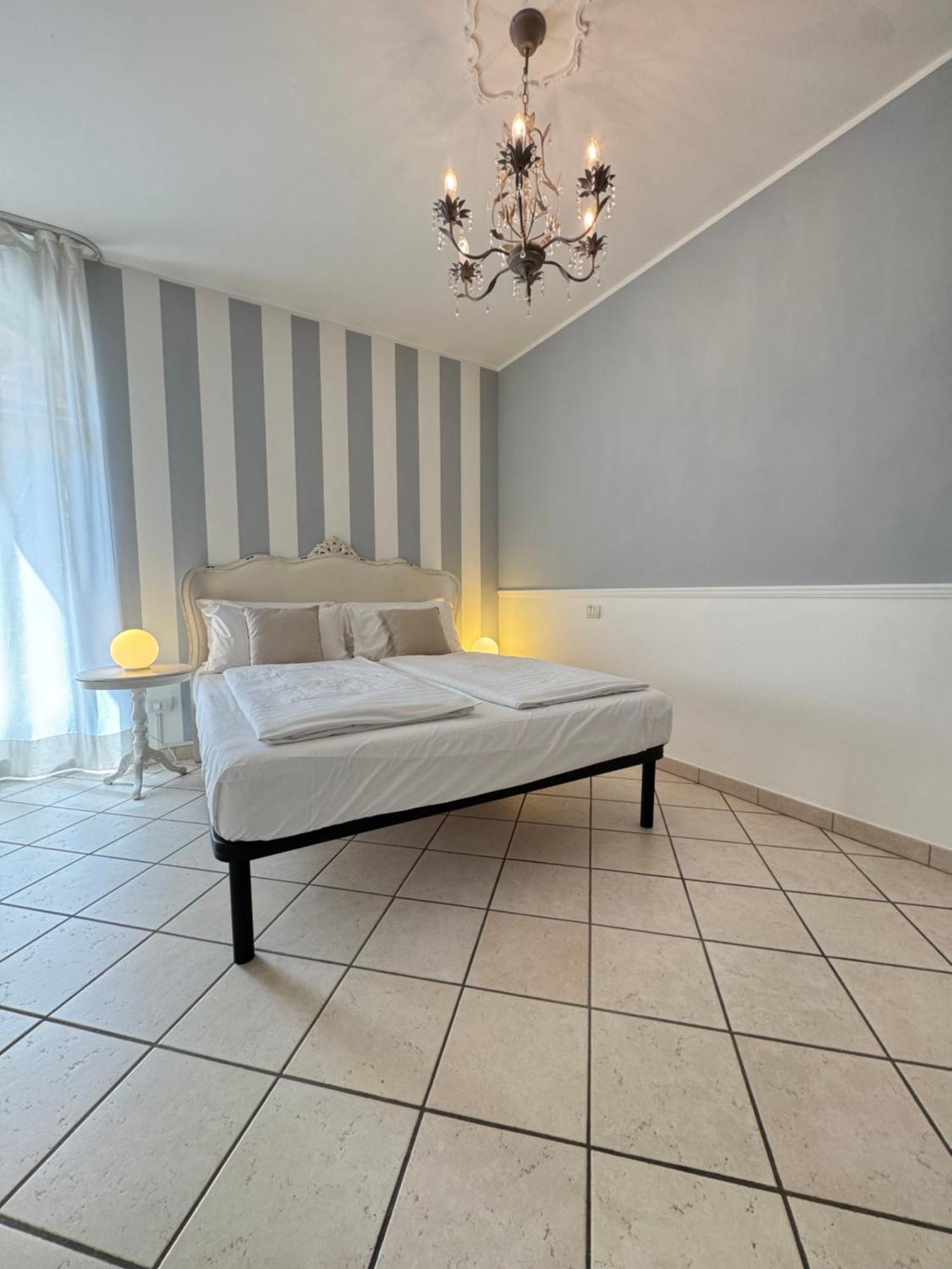 Appartamento La Perla Torri Del Benaco Buitenkant foto