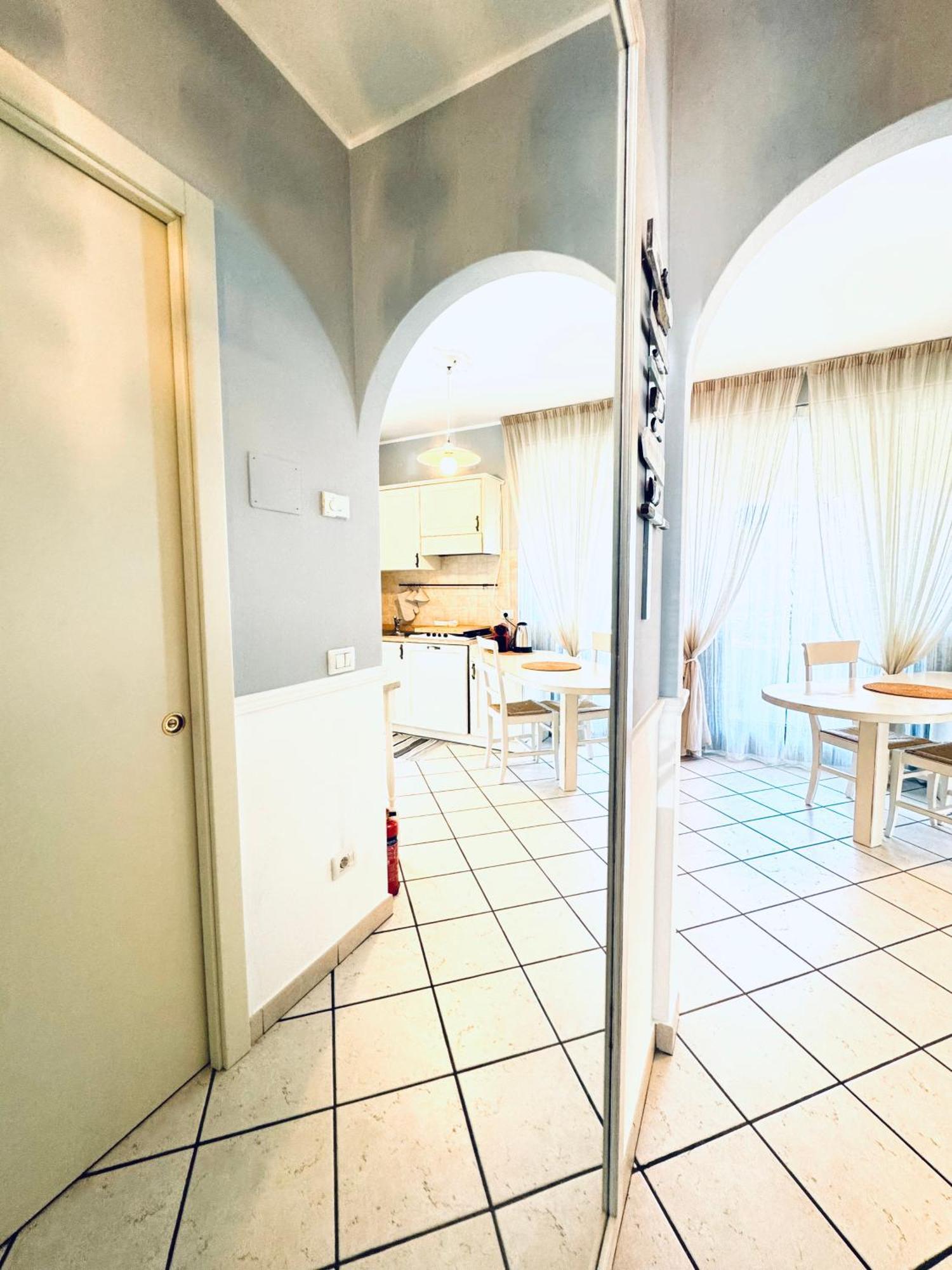 Appartamento La Perla Torri Del Benaco Buitenkant foto