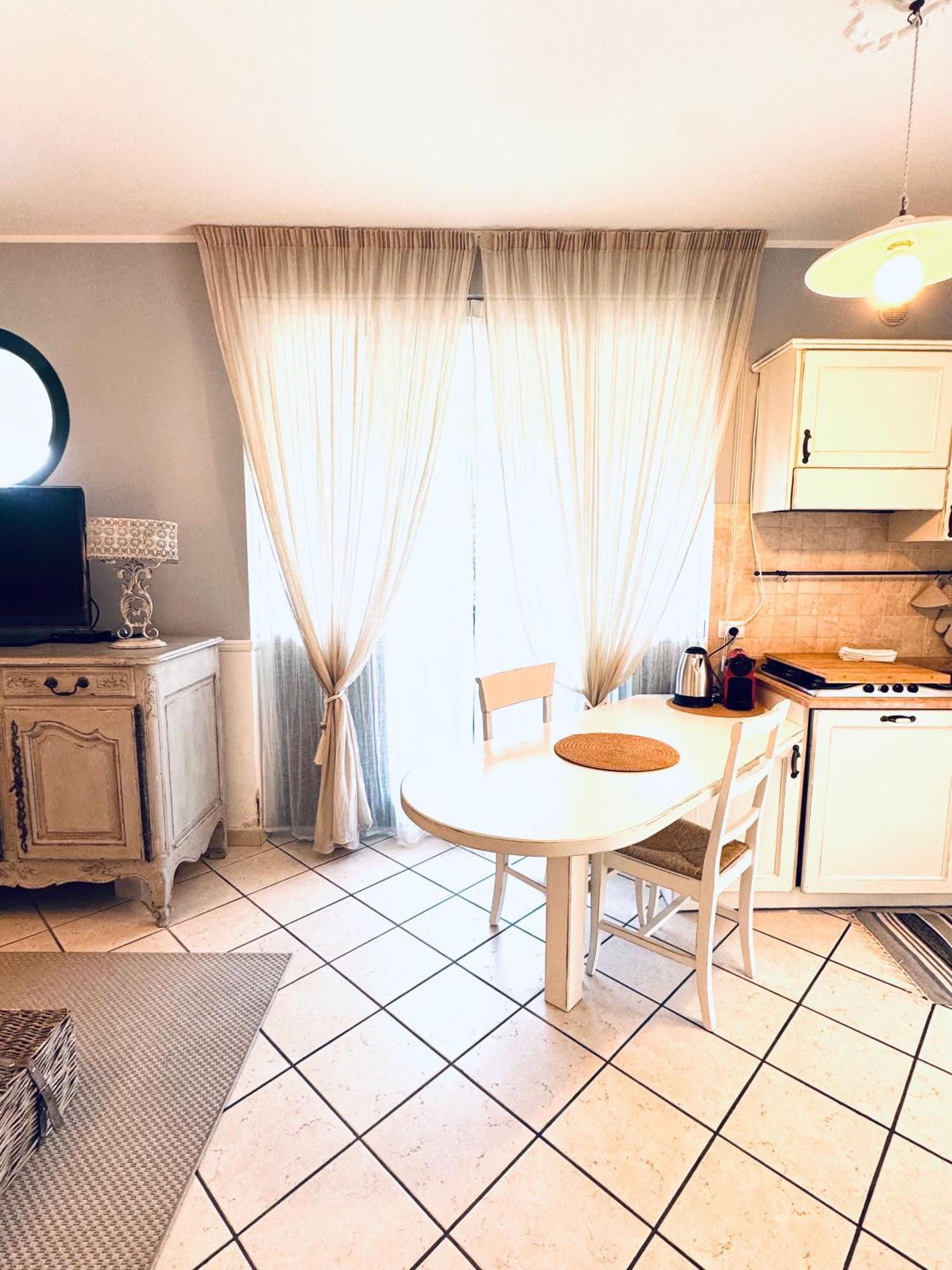 Appartamento La Perla Torri Del Benaco Buitenkant foto