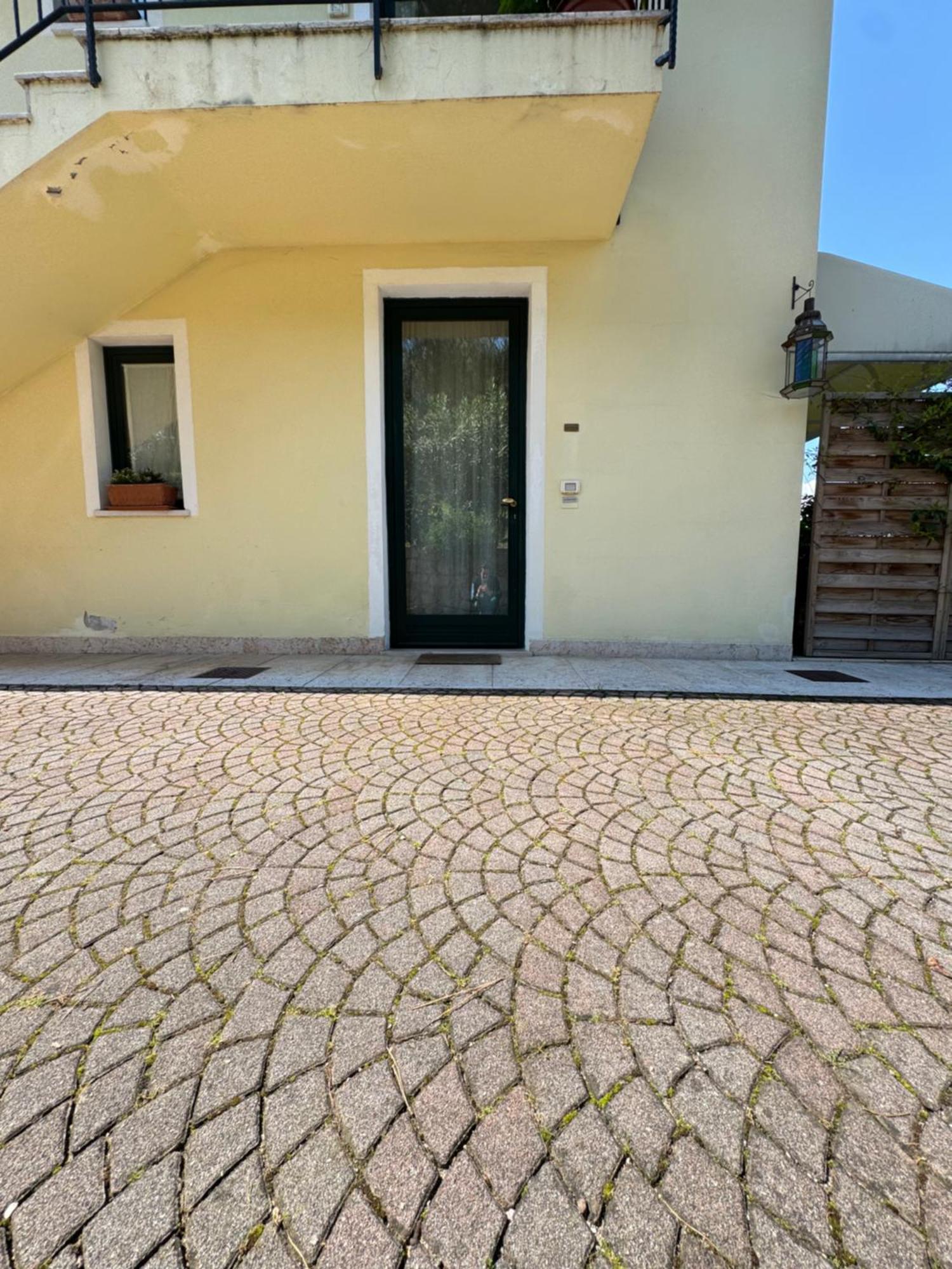 Appartamento La Perla Torri Del Benaco Buitenkant foto
