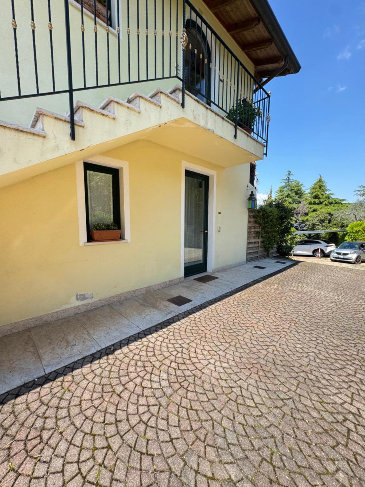 Appartamento La Perla Torri Del Benaco Buitenkant foto