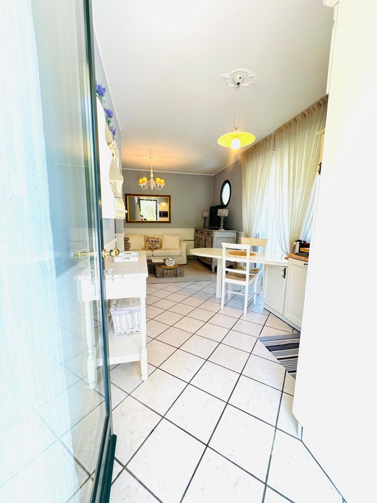 Appartamento La Perla Torri Del Benaco Buitenkant foto