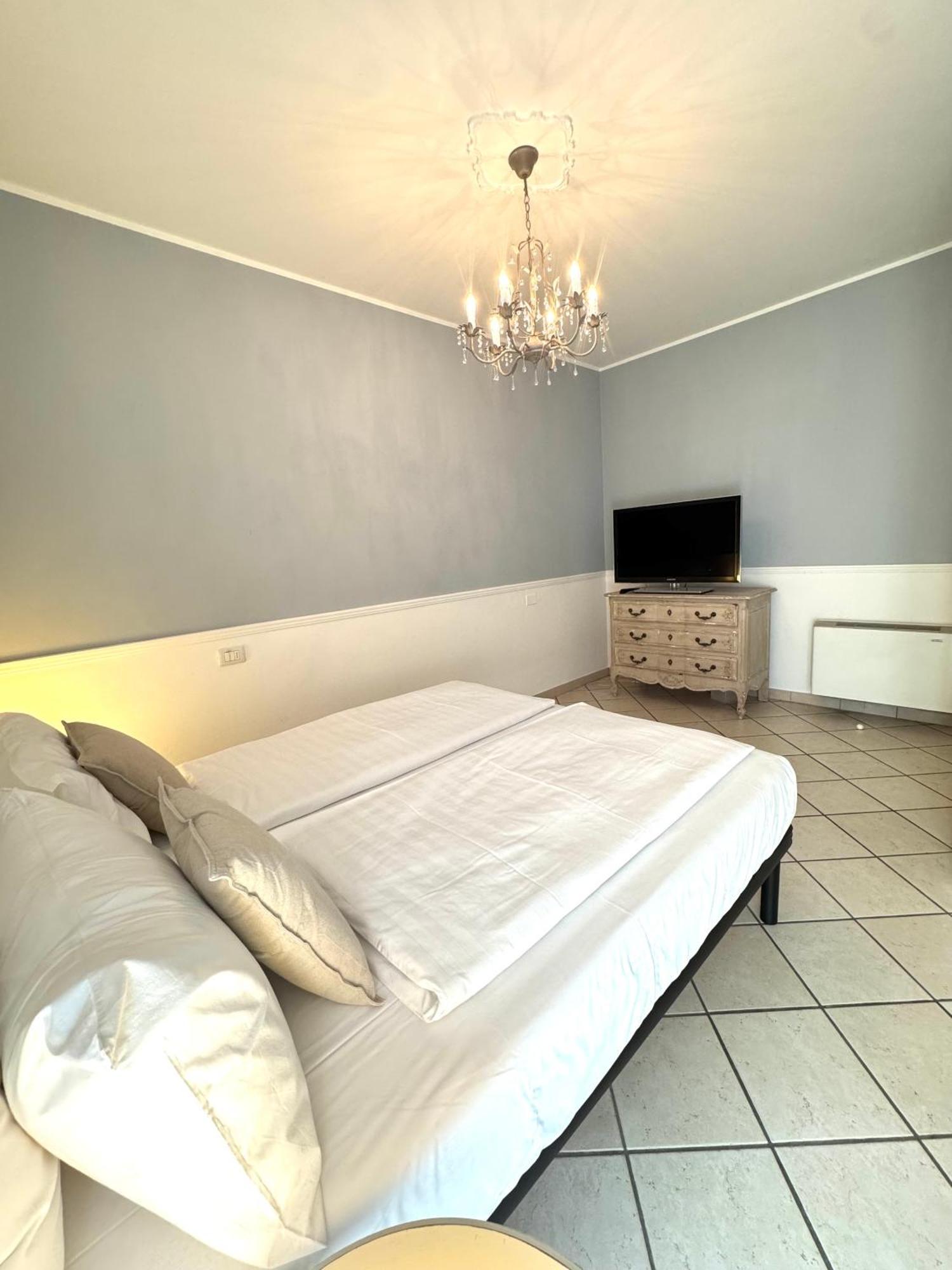 Appartamento La Perla Torri Del Benaco Buitenkant foto