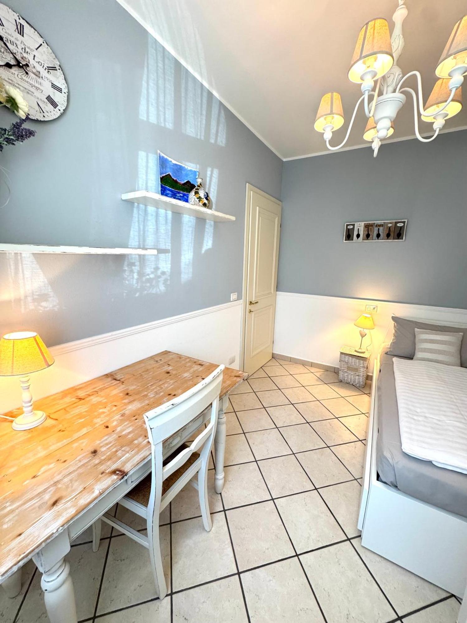 Appartamento La Perla Torri Del Benaco Buitenkant foto